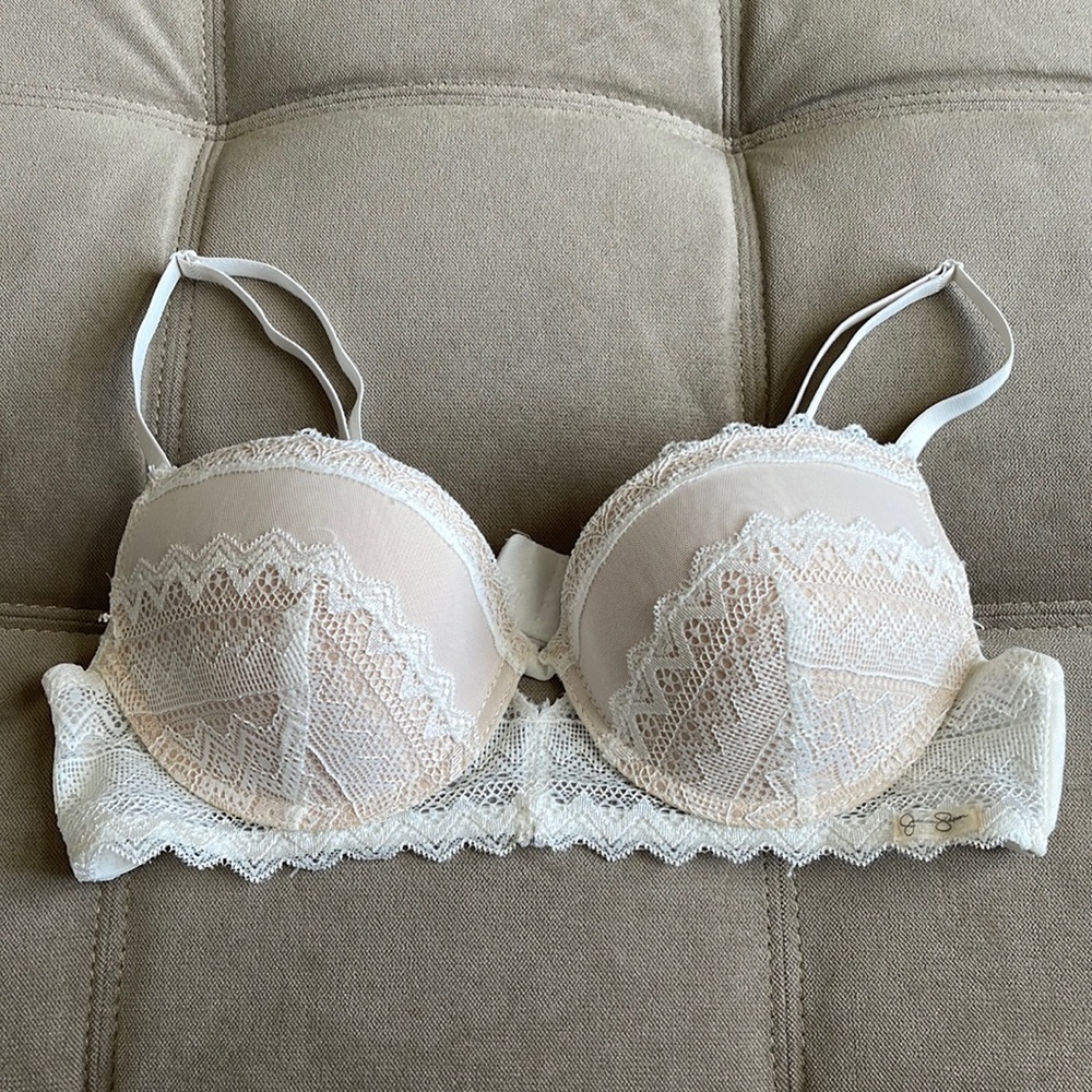 JESSICA SIMPSON LACE BRA 36B CREAM/WHITE